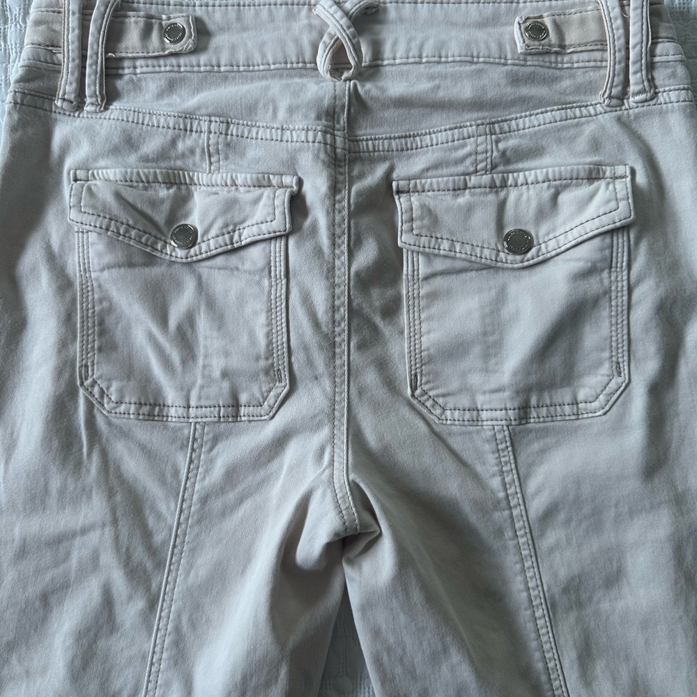 White House Black Market Cream Cropped Pants - Picture 9 of 10